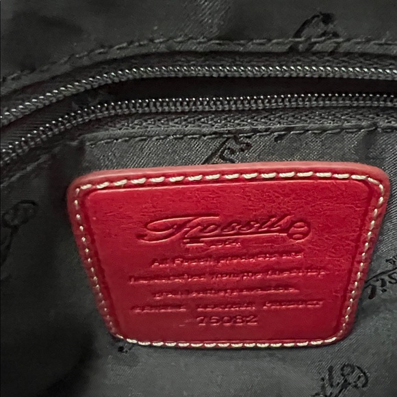 Fossil Deep Red Leather Zippered Purse - Picture 5 of 11